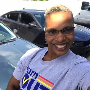 Meet your Posher, Denise